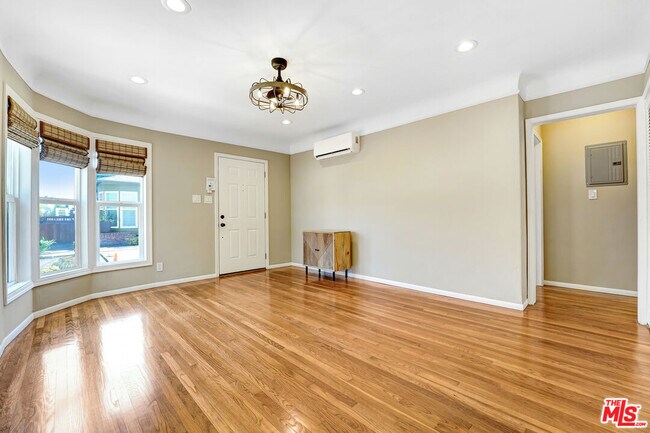 Photo - 1332 Ocean Park Blvd Unit A