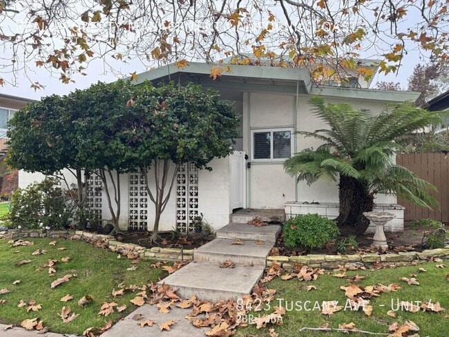 Building Photo - 8423 Tuscany Ave Unit 4