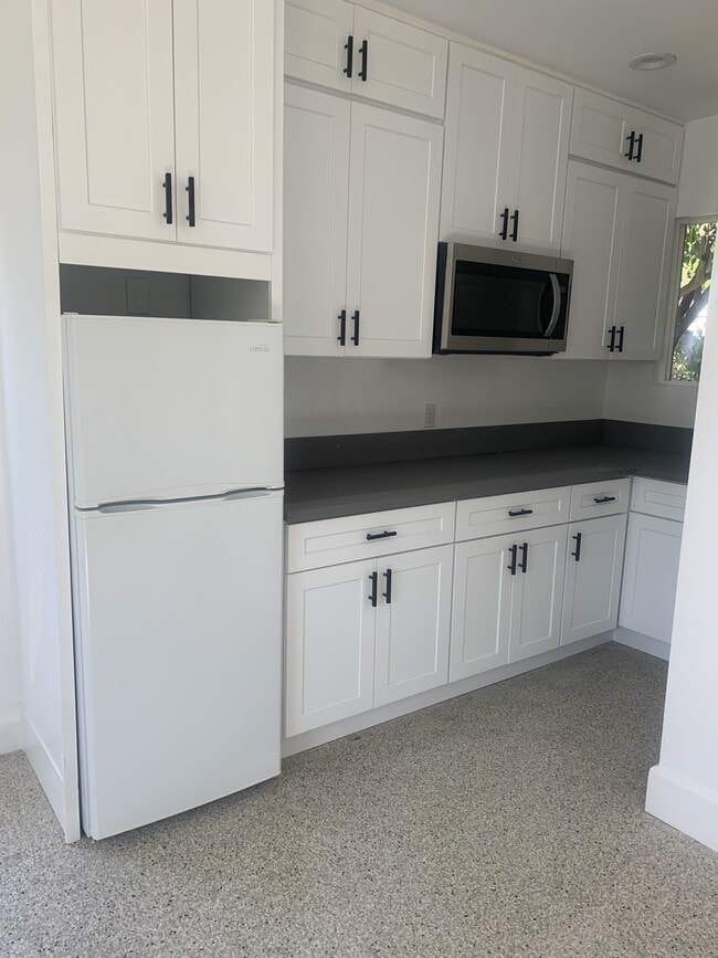 Building Photo - 7916 Sedan Ave Rental