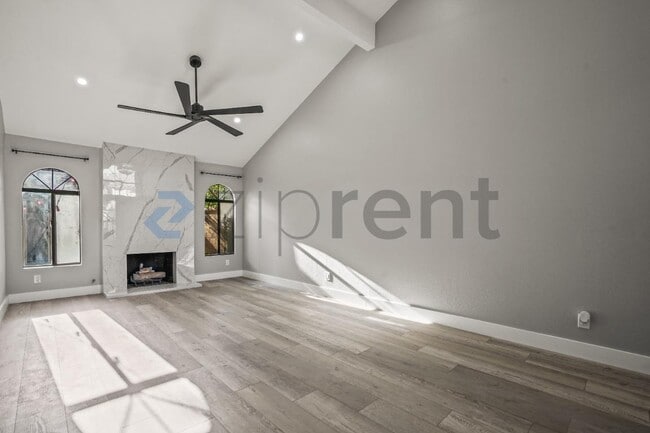 Building Photo - 16810 Picadilly Ln