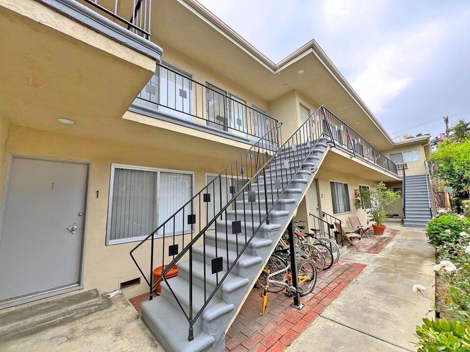 Photo - 4215 McLaughlin Ave Apartment Unit 1