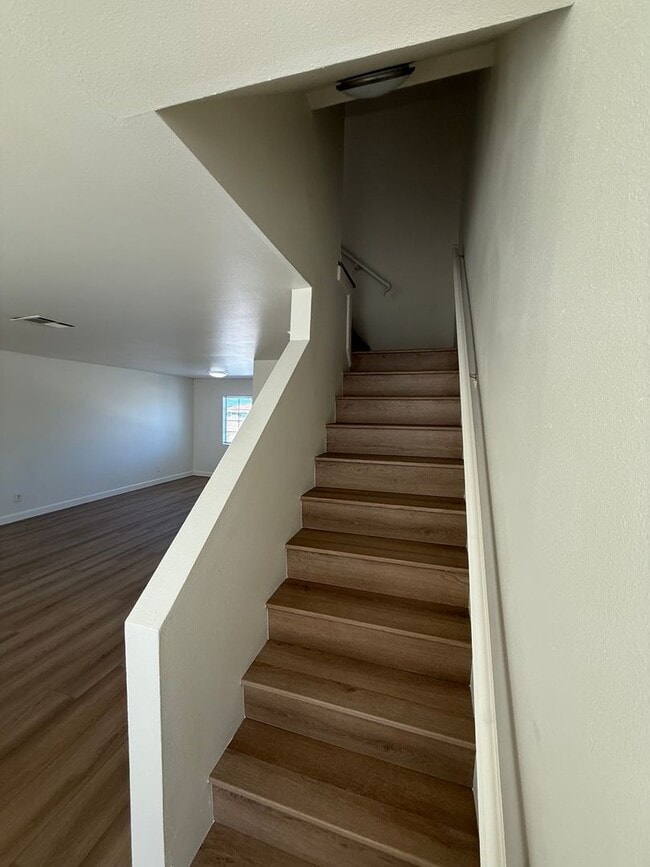 Photo - Paul Lee - R7535 Unit B