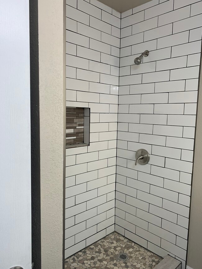 Bathroom - 6117 S Victoria Ave Unit 6117 1.5