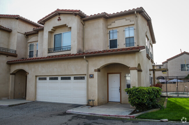 Front - 1087 E Grand Ave Unit #103 Rental