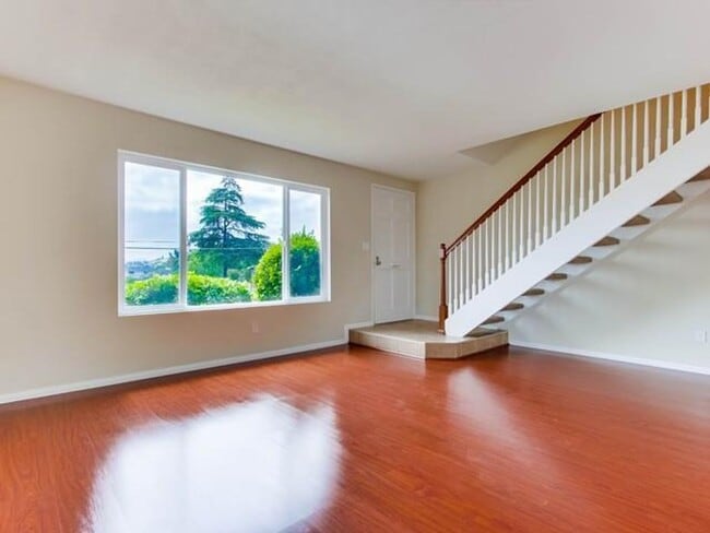 Photo - Awesome Townhome w/ 3 bedroom