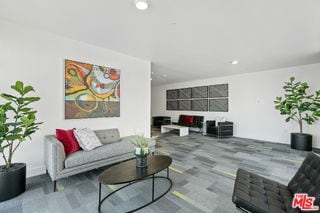 Photo - 325 N 1st St