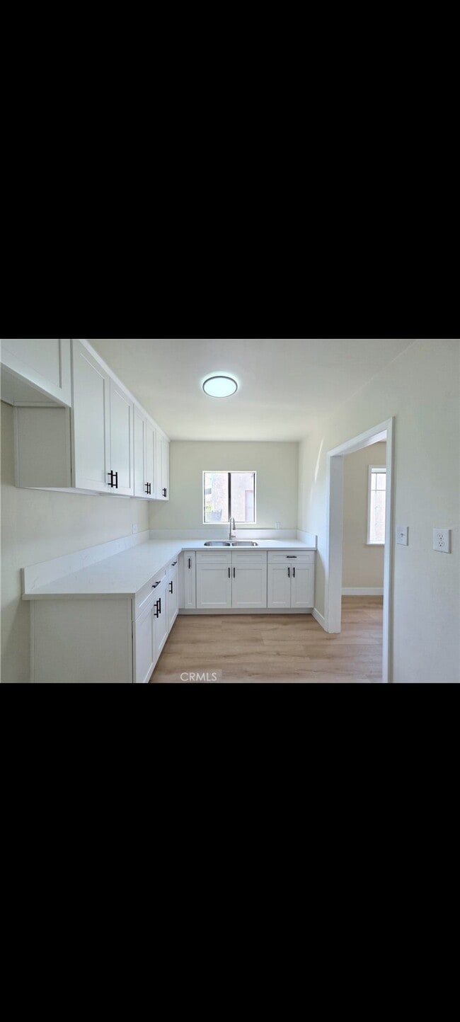 Photo - 5552 Lewis Ave Unit M