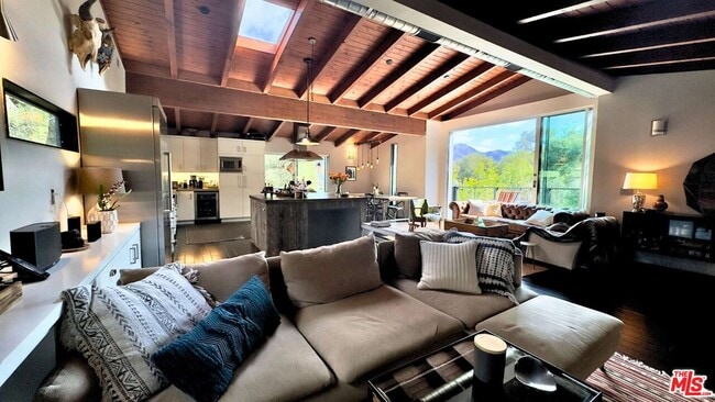 Photo - 19562 Cave Way