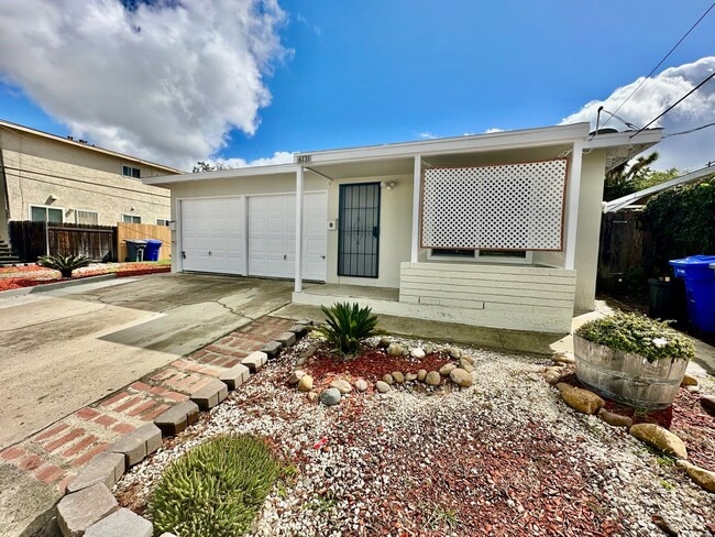 Building Photo - 6131-6133 Horton Drive Unit 6131
