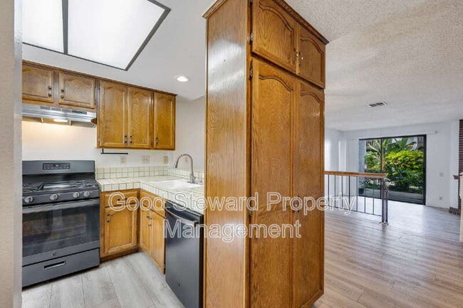 Photo - 363 Molokai Dr