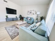 Photo - 915 N Holly St