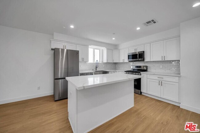 Photo - 227 S Park View St