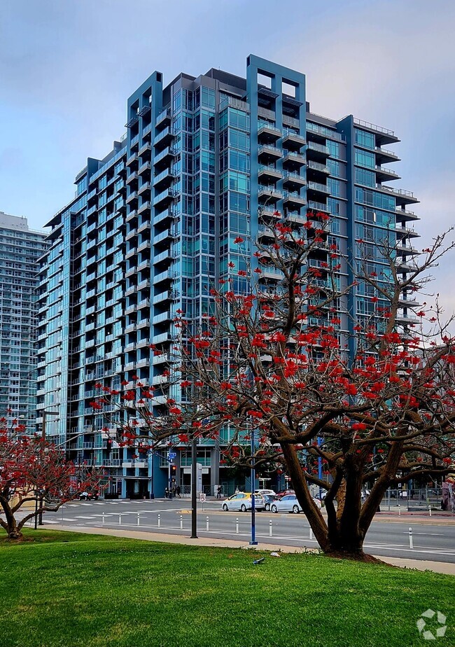 Building Photo - 1080 Park Blvd Unit #1308 Rental