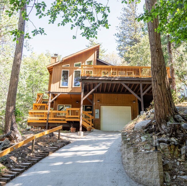 Stunning Lodge Near Beautiful Lake Gregory - Stunning Lodge Near Beautiful Lake Gregory House