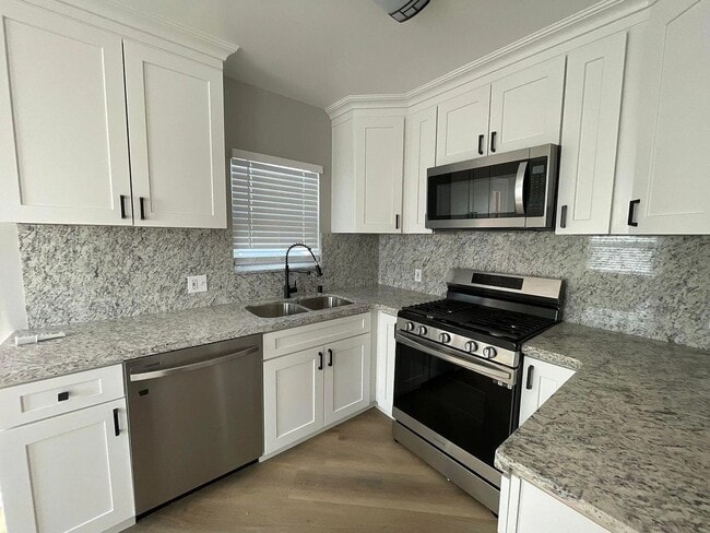 Photo - Multi Generation Home 4 Bedroom 3 Bath