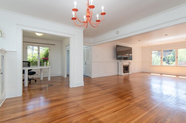 Photo - 2001 1/2 Pinehurst Rd Unit 2001 12