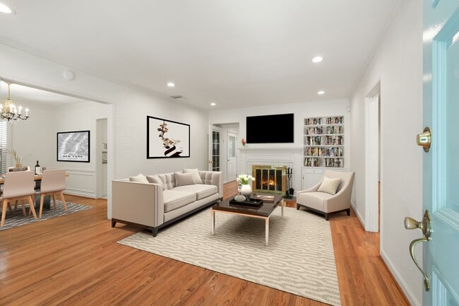 Photo - 11861 Laurelwood Dr House
