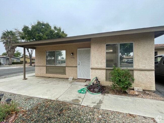 Building Photo - Recently Upgraded Two Bedroom Two Bathroom... Rental