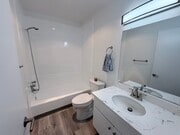 Plan A: 1st bathroom - Anza Victoria Apartments