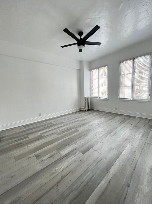 Photo - The Du Barry