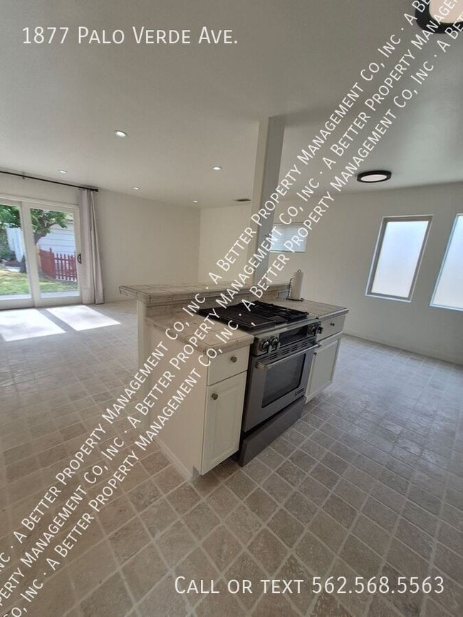 Photo - 1877 Palo Verde Ave