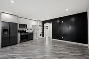 UNIT 5 - AVAILABLE NOW - 955 N. Oxford Ave.