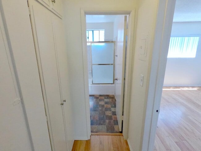 Photo - 1345 N Orange Dr Unit 5