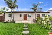 Photo - 6915 Encino Ave House