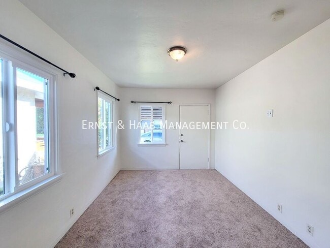 Photo - 3031 E 65th St