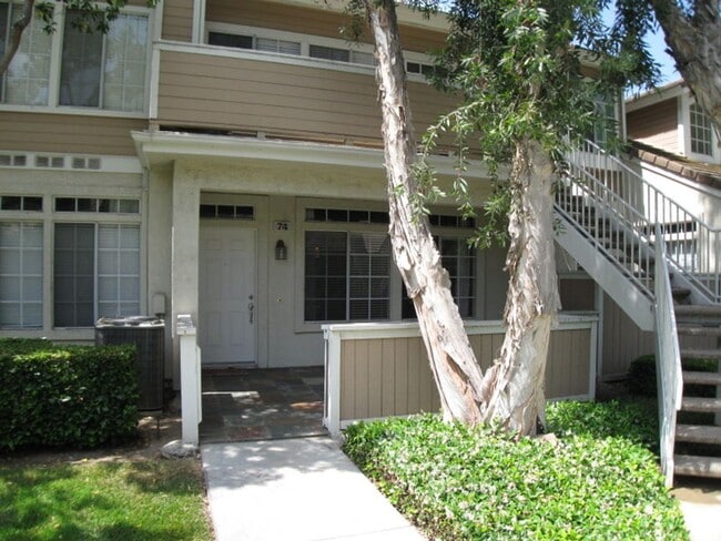 Building Photo - 16521 Stonehaven Ct Unit 74
