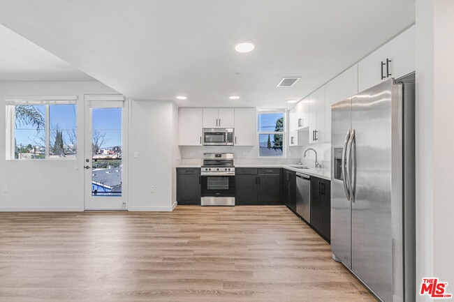 Photo - 10824 Blix St Unit 408