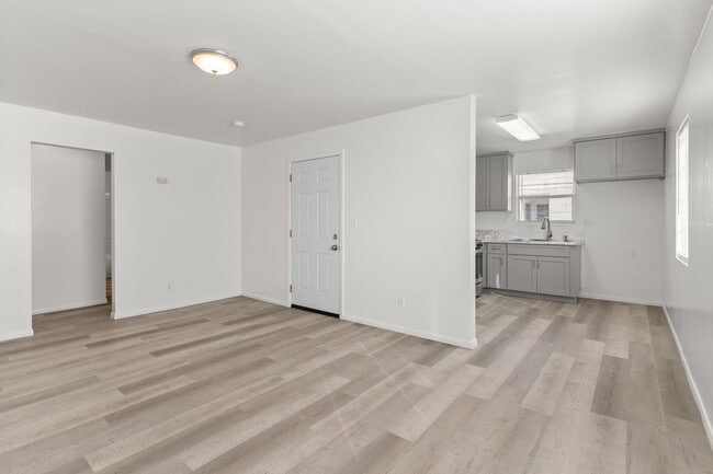 Photo - 11116 Berendo Ave Apartment Unit 01