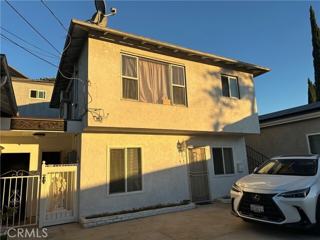 Photo - 352 W Chevy Chase Dr