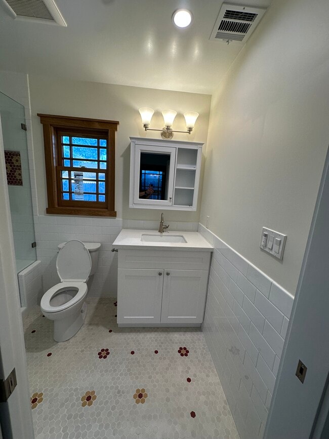 Bathroom - 1719 Loma Vista St Unit Loma Vista ADU