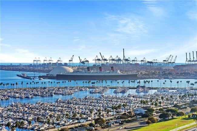 Amazing view of Queen Mary - 700 E Ocean Blvd Unit 2807
