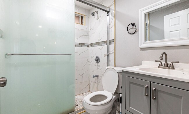 Photo - 892 Vassar St