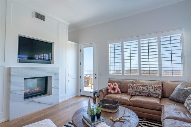 Building Photo - 6206 E Cliffway Dr