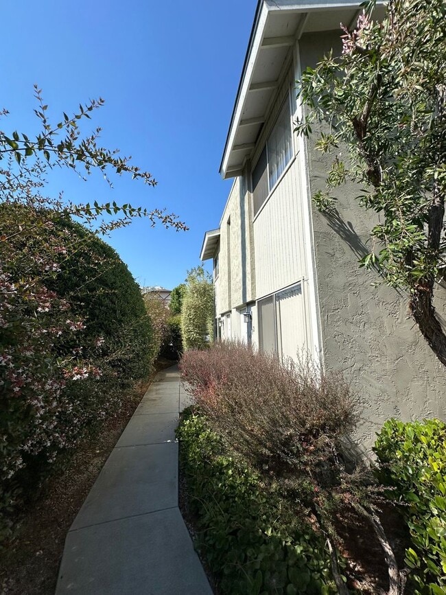 Photo - LA JOLLA 2 BED / 1 BATH WITH PRIVATE PATIO...