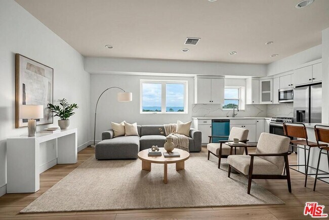 Photo - 4701 Saturn St