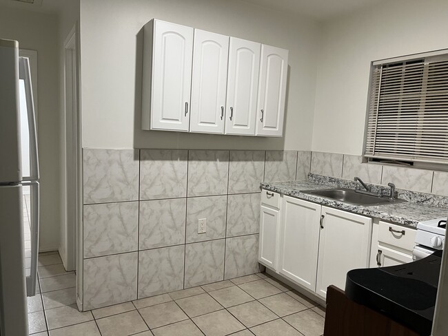 Photo - 4105 W 103rd St