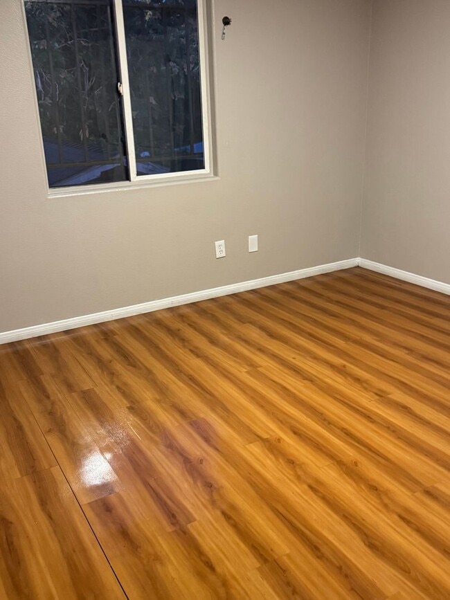 Photo - Anzac Ave Unit B