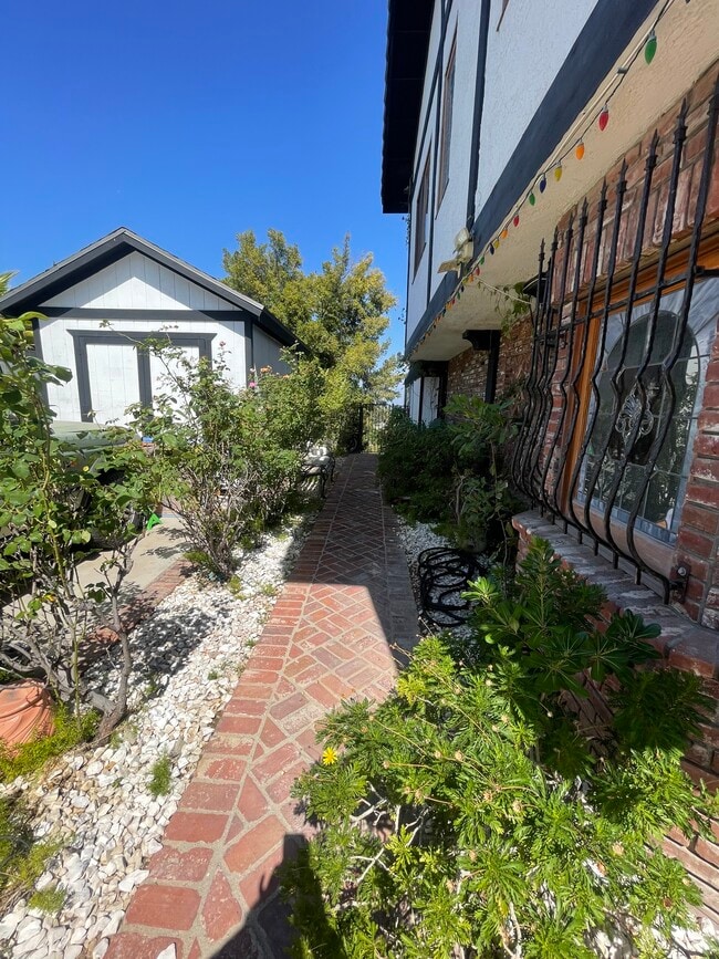 Photo - 19122 Clymer St