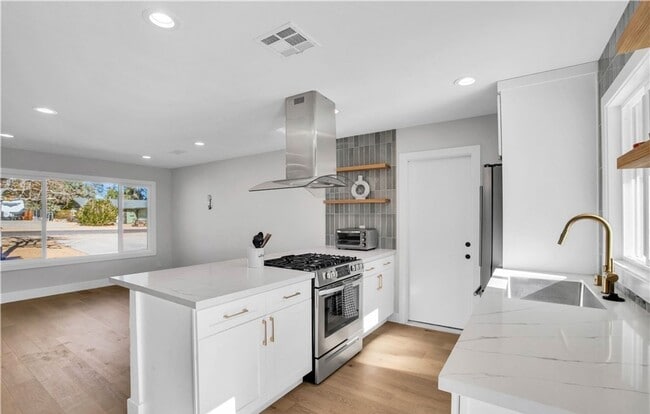 Photo - Newly Renovated and Ready for Movein!