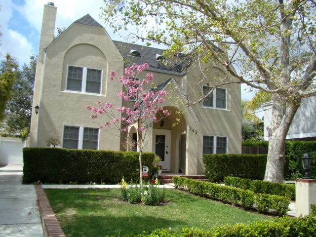 Building Photo - 543 S Hudson Ave Unit 543