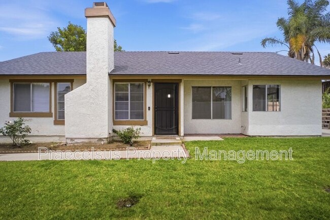 Photo - 631 Hampshire Ln