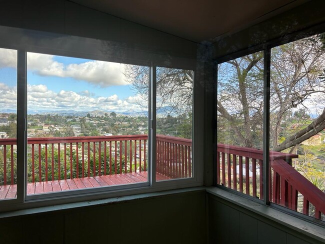 Photo - 1749 Republic St