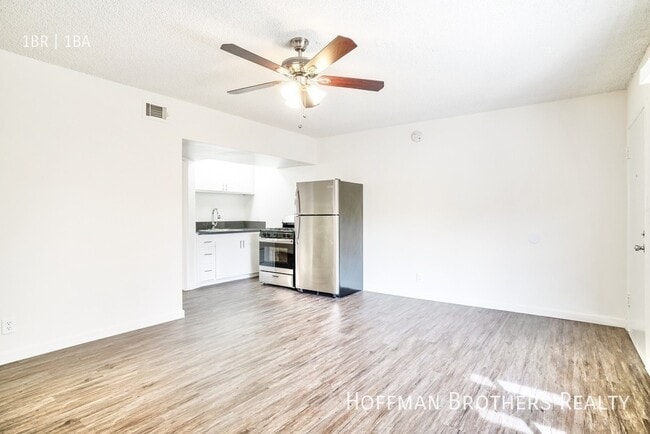 Photo - 4558 W 173rd St Unit G