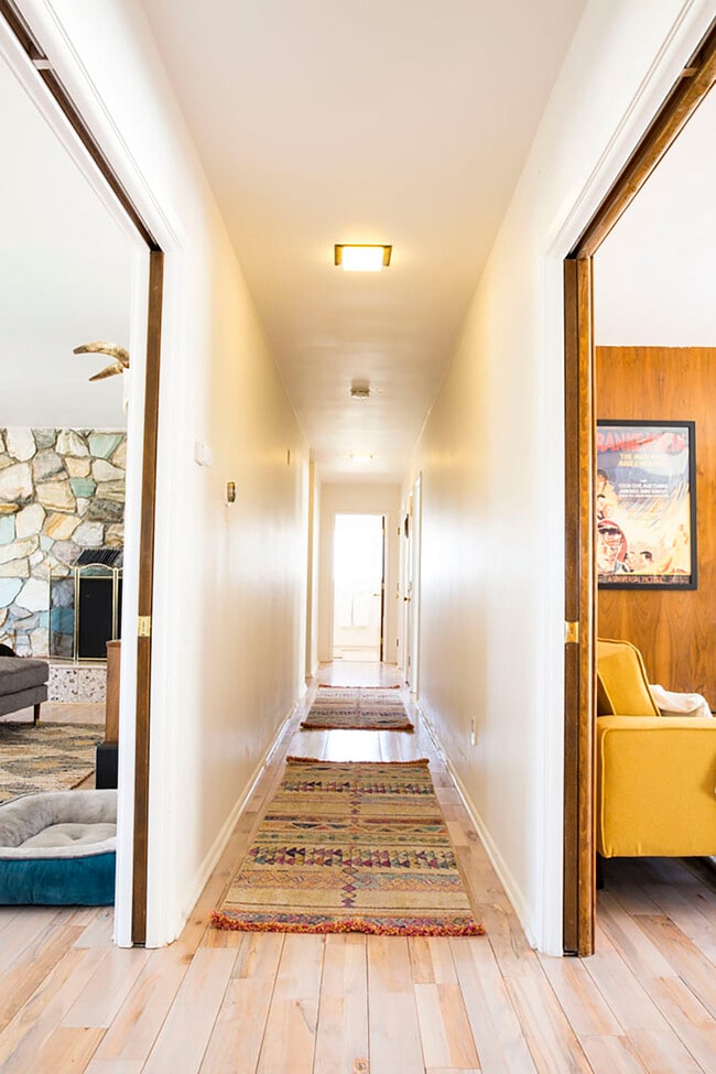 Photo - 56996 Crestview Dr