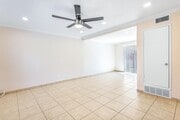 Photo - 1045 Clark St