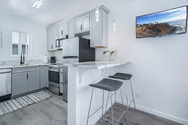 Photo - 21 S Venice Blvd Unit 4